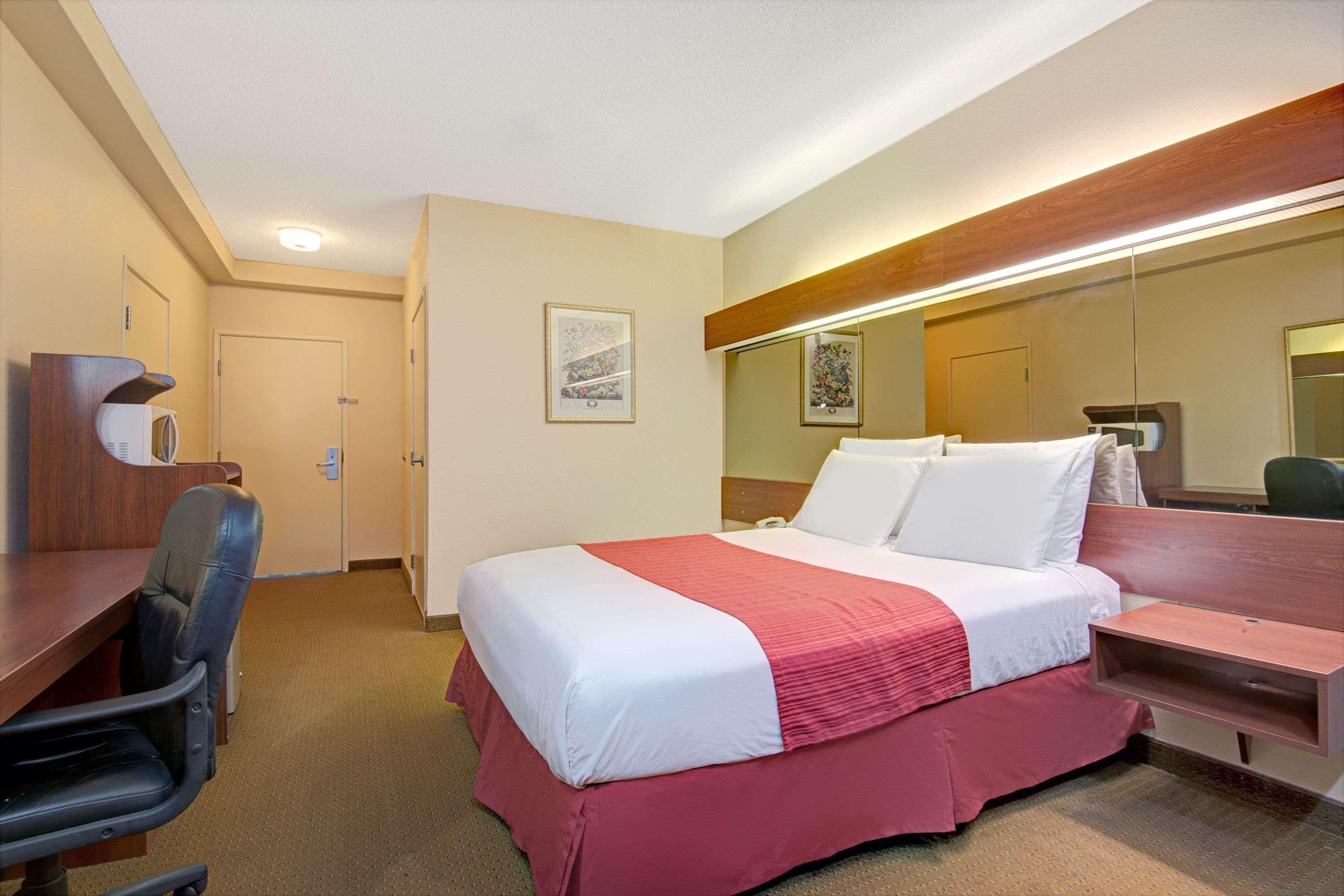 Microtel Inn & Suites By Wyndham Raleigh Exterior photo