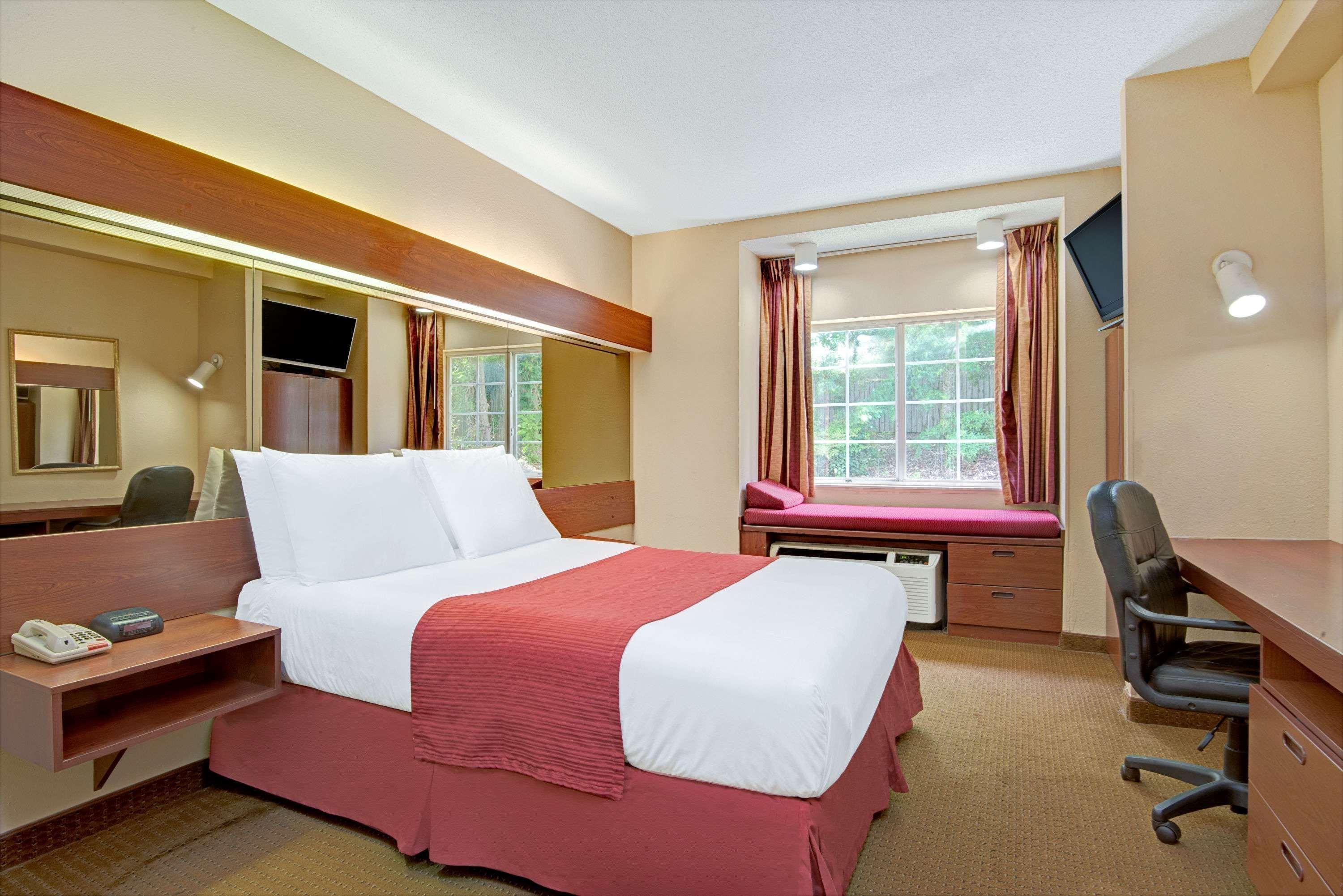 Microtel Inn & Suites By Wyndham Raleigh Exterior photo