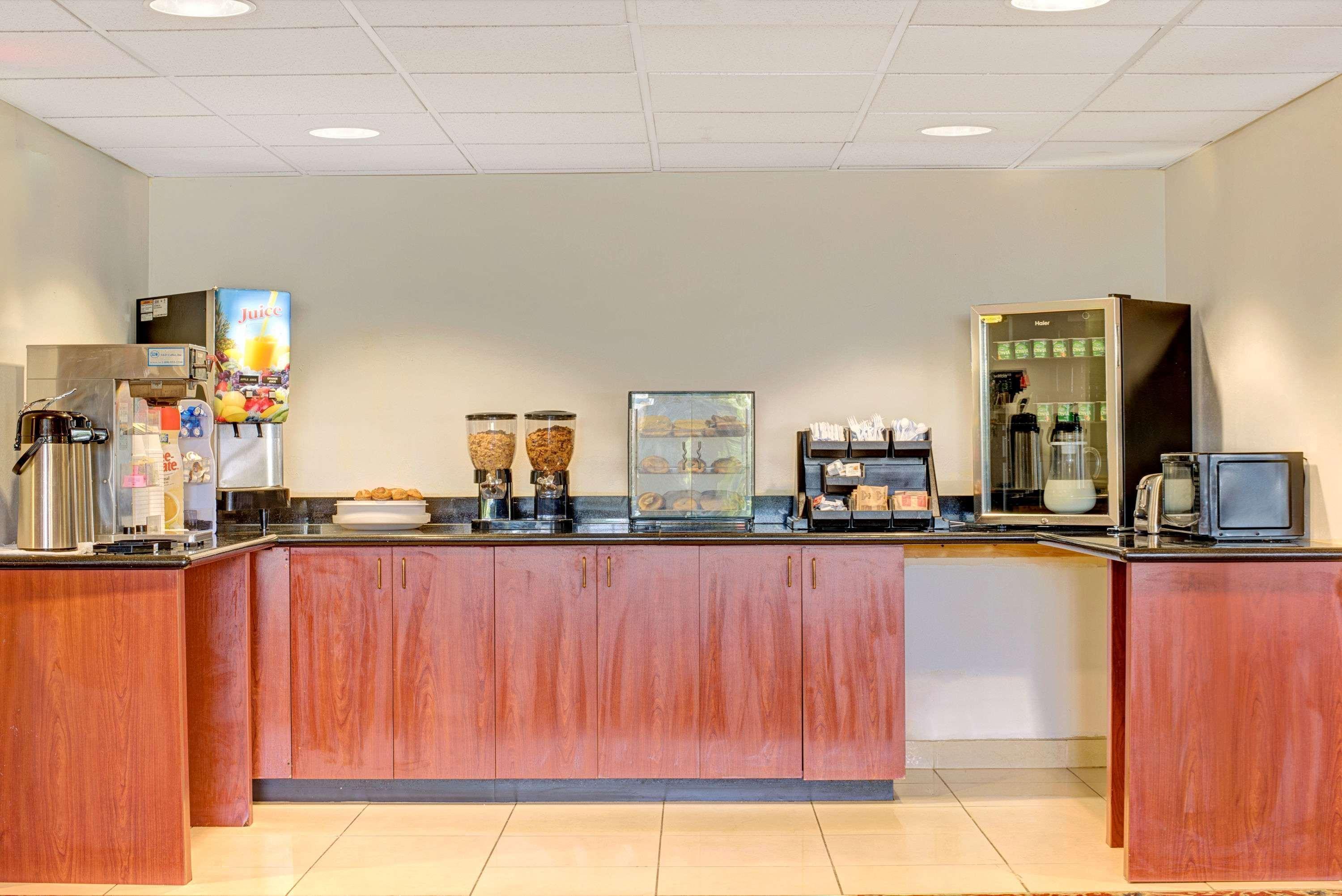 Microtel Inn & Suites By Wyndham Raleigh Exterior photo