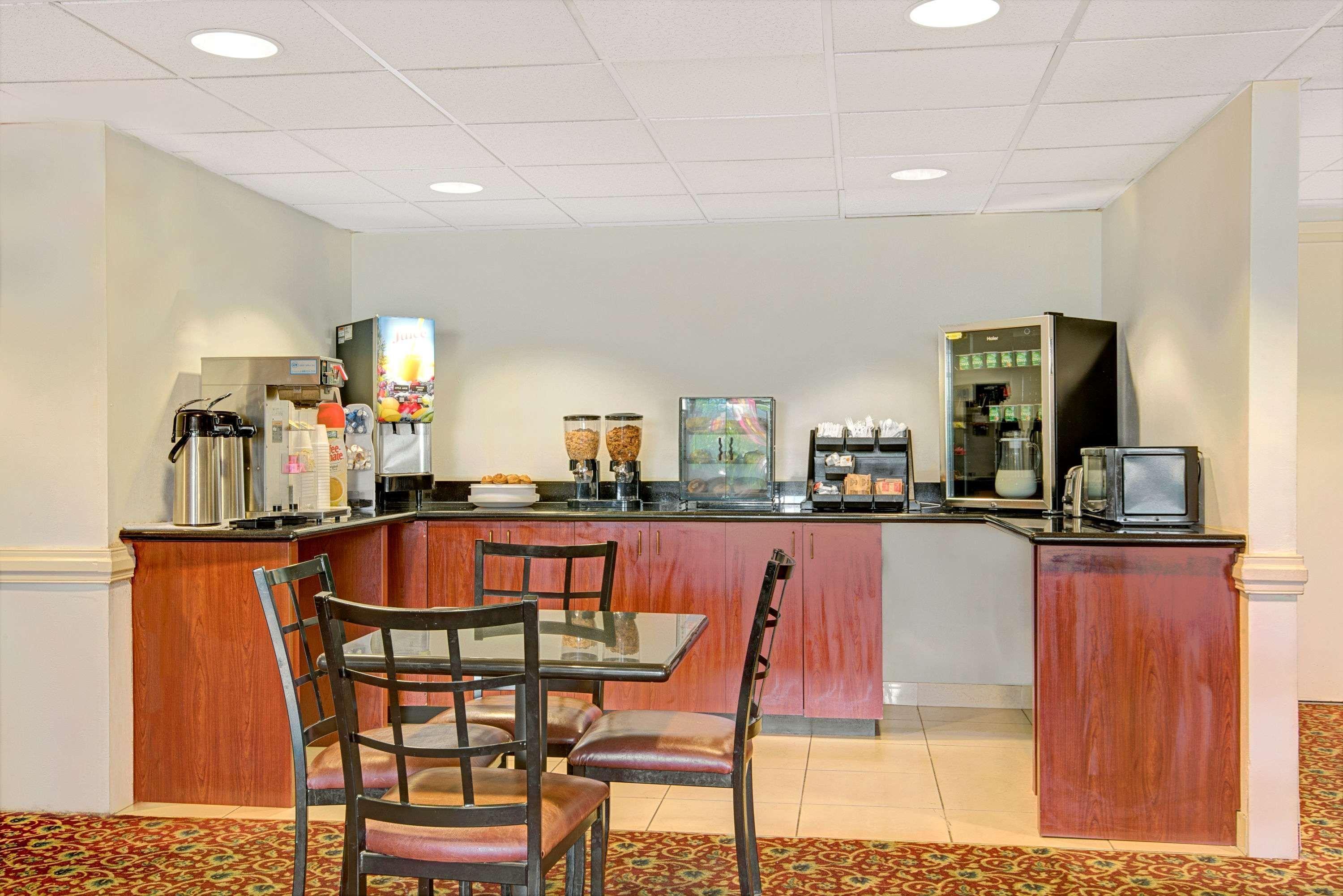 Microtel Inn & Suites By Wyndham Raleigh Exterior photo