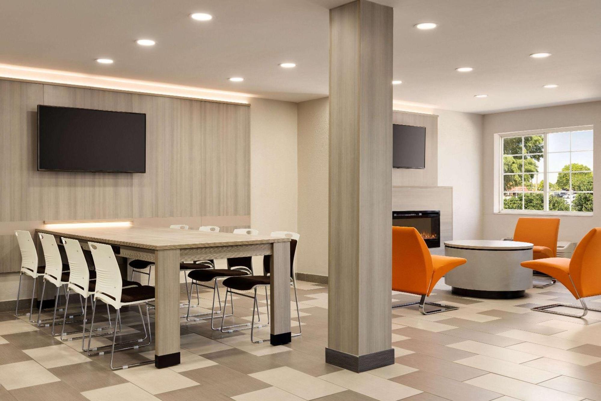 Microtel Inn & Suites By Wyndham Raleigh Exterior photo